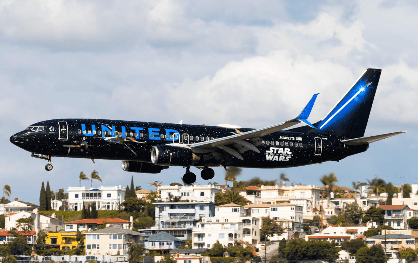 The United Boeing 737 in its "Rise of Skywalker" livery landing at San Diego International Airport.