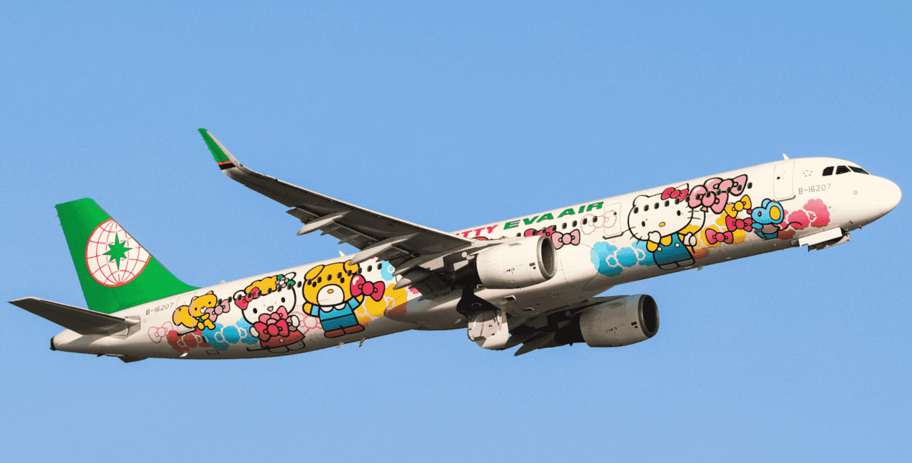 An EVA Air A321 painted in a Hello-Kitty-themed livery