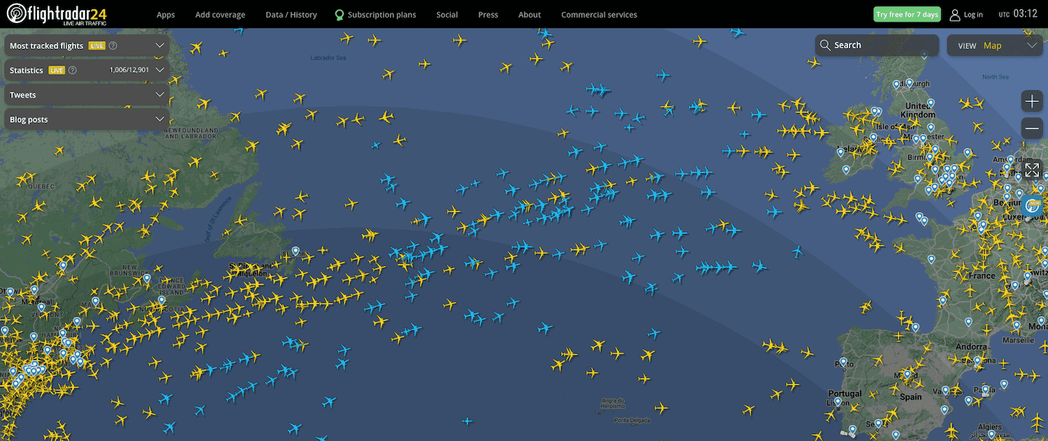 A desktop screenshot from Flightradar showing hundreds of planes crossing the Atlantic Ocean.