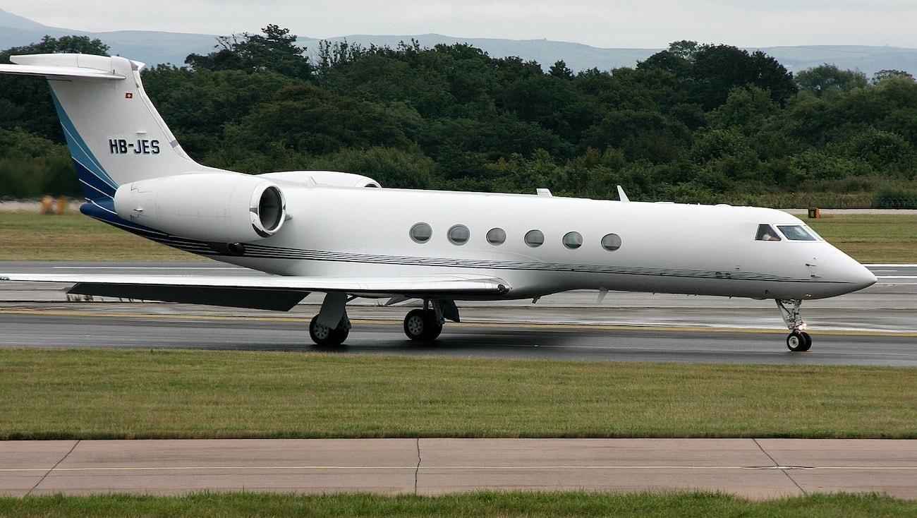 A Gulfstream V jet with registration HB-JES.